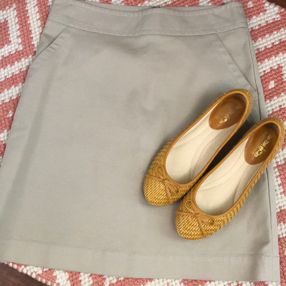 Banana Republic Khaki Skirt - Picture 1 of 5